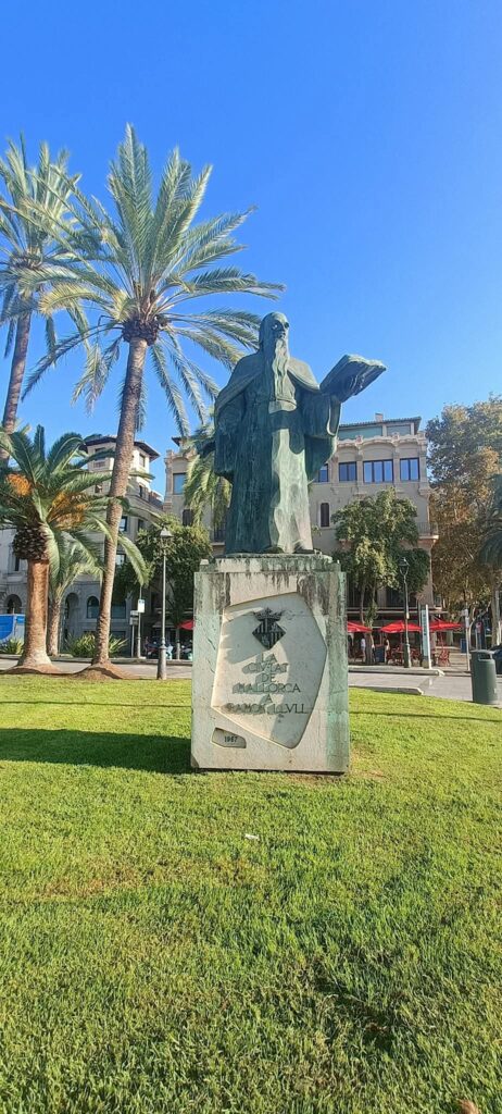 ⚡Ab Mai 2026 🧭Auf den Spuren der Piraten Mallorcas 🏴‍☠️ Fototour Altstadt Palma.✨ Ideal für Gäste, die die Atmosphäre der Altstadt intensiv erleben möchten.