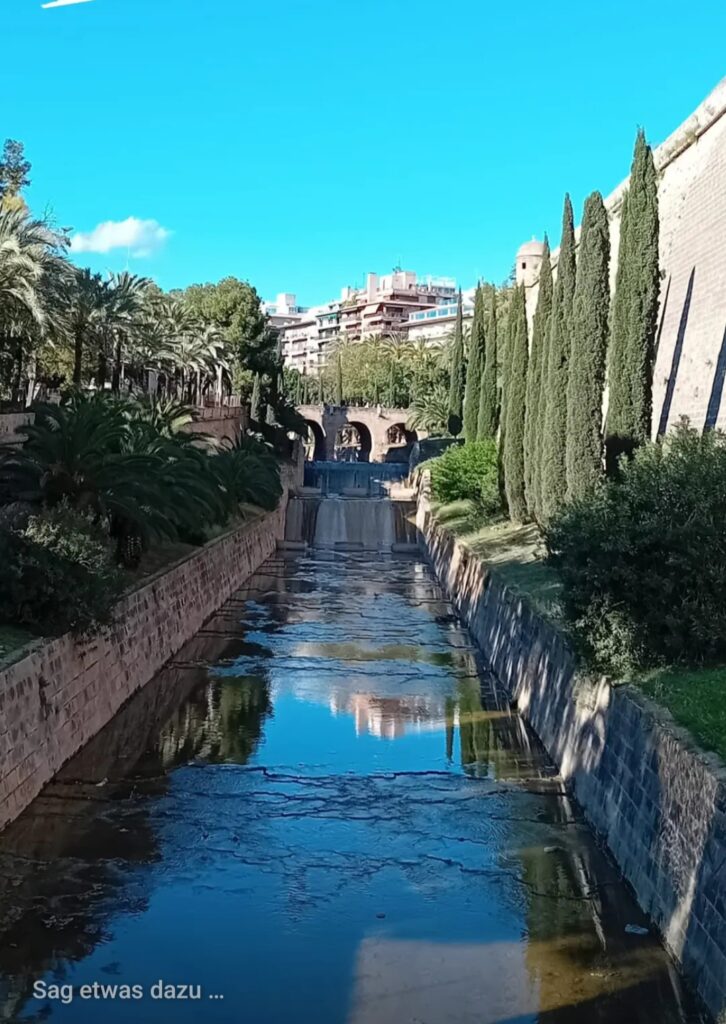 ⚡Ab Mai 2026 🧭Auf den Spuren der Piraten Mallorcas 🏴‍☠️ Fototour Altstadt Palma.✨ Ideal für Gäste, die die Atmosphäre der Altstadt intensiv erleben möchten.