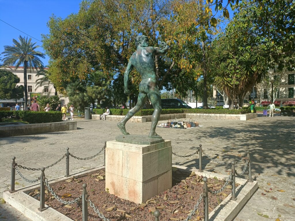 ⚡Ab Mai 2026 🧭Auf den Spuren der Piraten Mallorcas 🏴‍☠️ Fototour Altstadt Palma.✨ Ideal für Gäste, die die Atmosphäre der Altstadt intensiv erleben möchten.