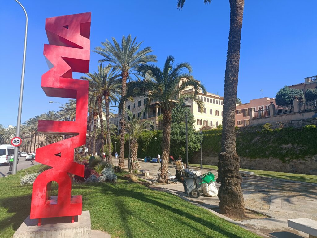 ⚡Ab Mai 2026 🧭Auf den Spuren der Piraten Mallorcas 🏴‍☠️ Fototour Altstadt Palma.✨ Ideal für Gäste, die die Atmosphäre der Altstadt intensiv erleben möchten.